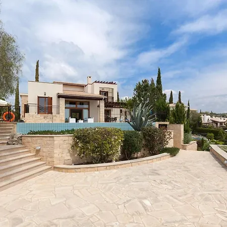 Aphrodite Hills Superior Superior 0095 Air Conditioning 3 Bedrooms Villa *